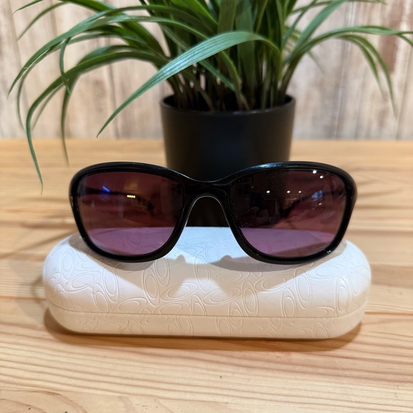 Oakley Unstoppable Polarized Sunglasses - Picture 1 of 12